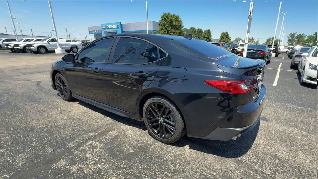 Used 2025 Toyota Camry SE w/ Convenience Package FWD image 6