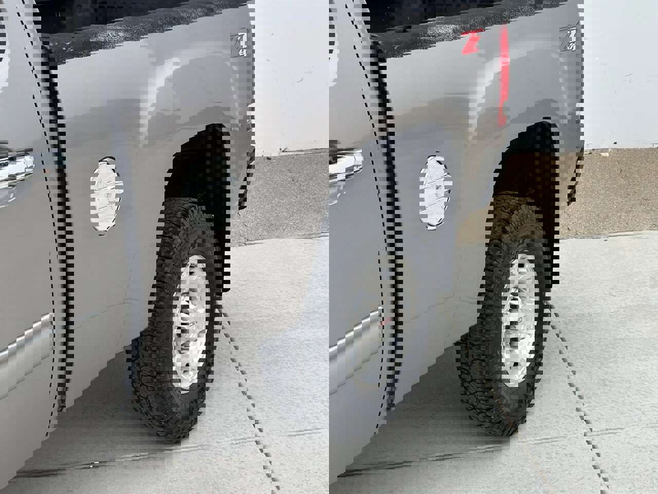 Used 2007 GMC Sierra 2500 SLE w/ Z71 Off-Road Package image 41