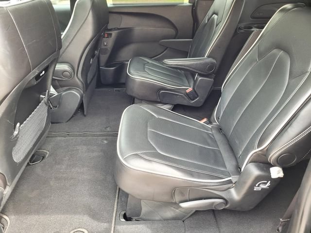 Used 2025 Chrysler Pacifica Limited FWD image 27