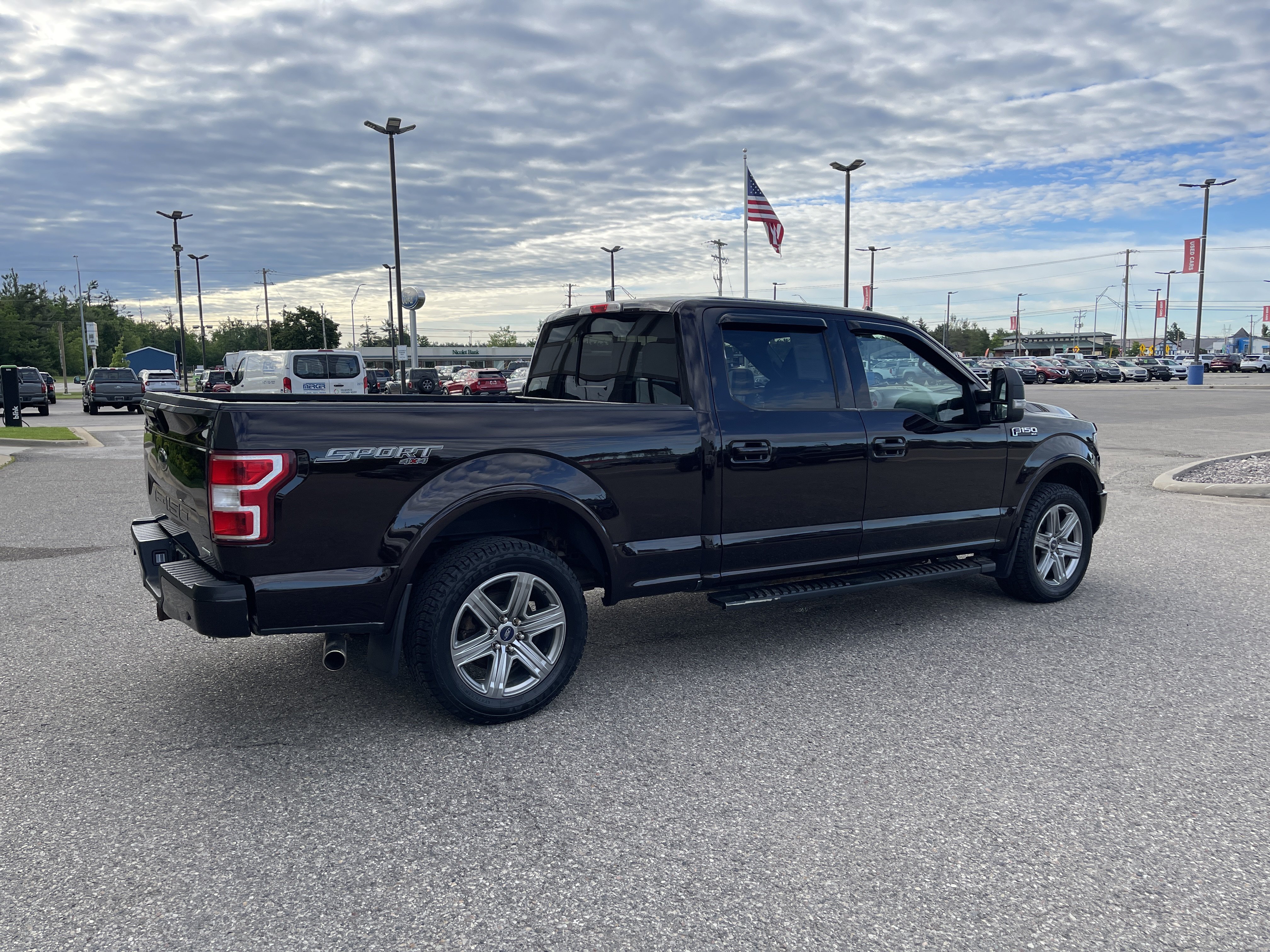 Used 2018 Ford F150 XLT w/ Equipment Group 302A Luxury AWD/4WD image 3