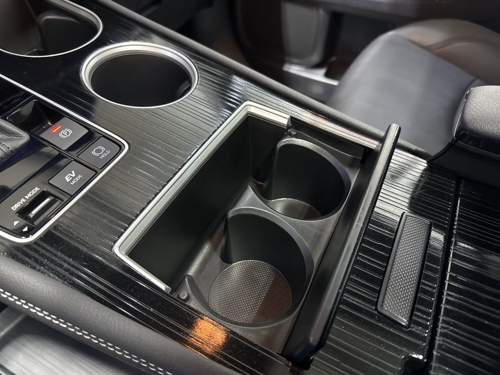 Used 2025 Toyota Sienna XSE image 24