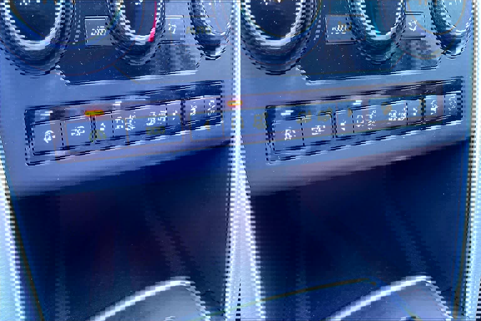 Used 2017 Land Rover Discovery Sport HSE image 36