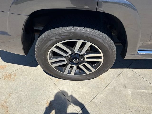Used 2022 Toyota 4Runner Limited AWD/4WD image 9