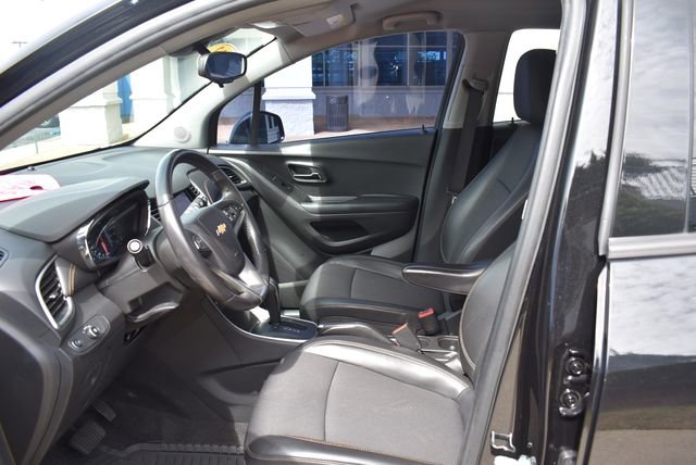 Used 2022 Chevrolet Trax LT w/ LT Convenience Package AWD/4WD image 18