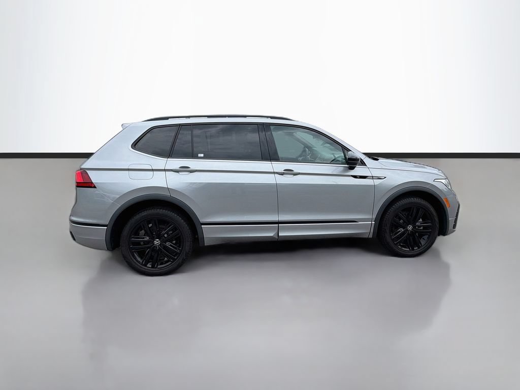 Used 2022 Volkswagen Tiguan SE R-Line FWD image 4