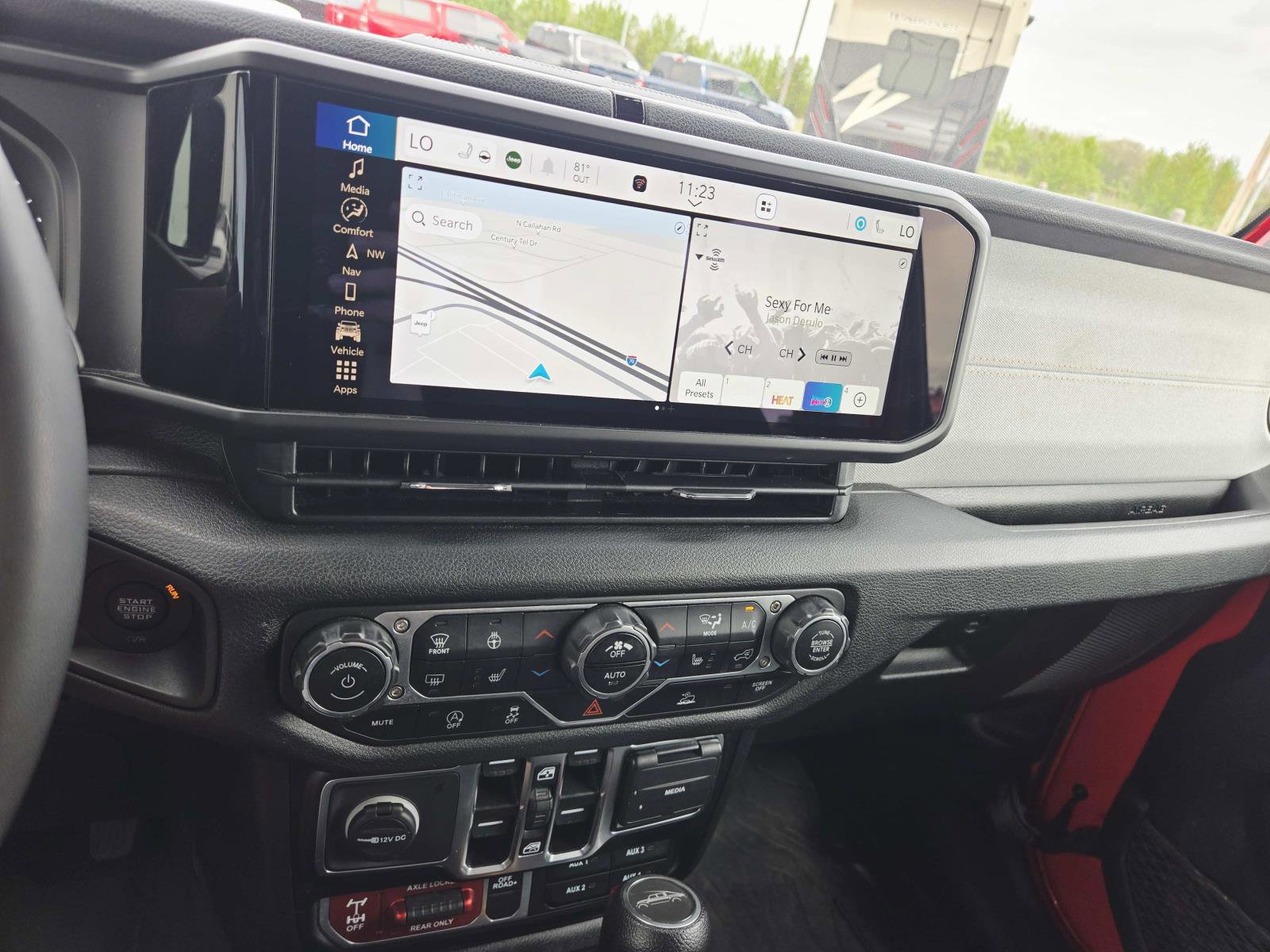 Used 2024 Jeep Gladiator Sport image 28