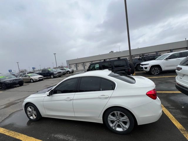 Used 2018 BMW 330i xDrive Sedan w/ Convenience Package image 3