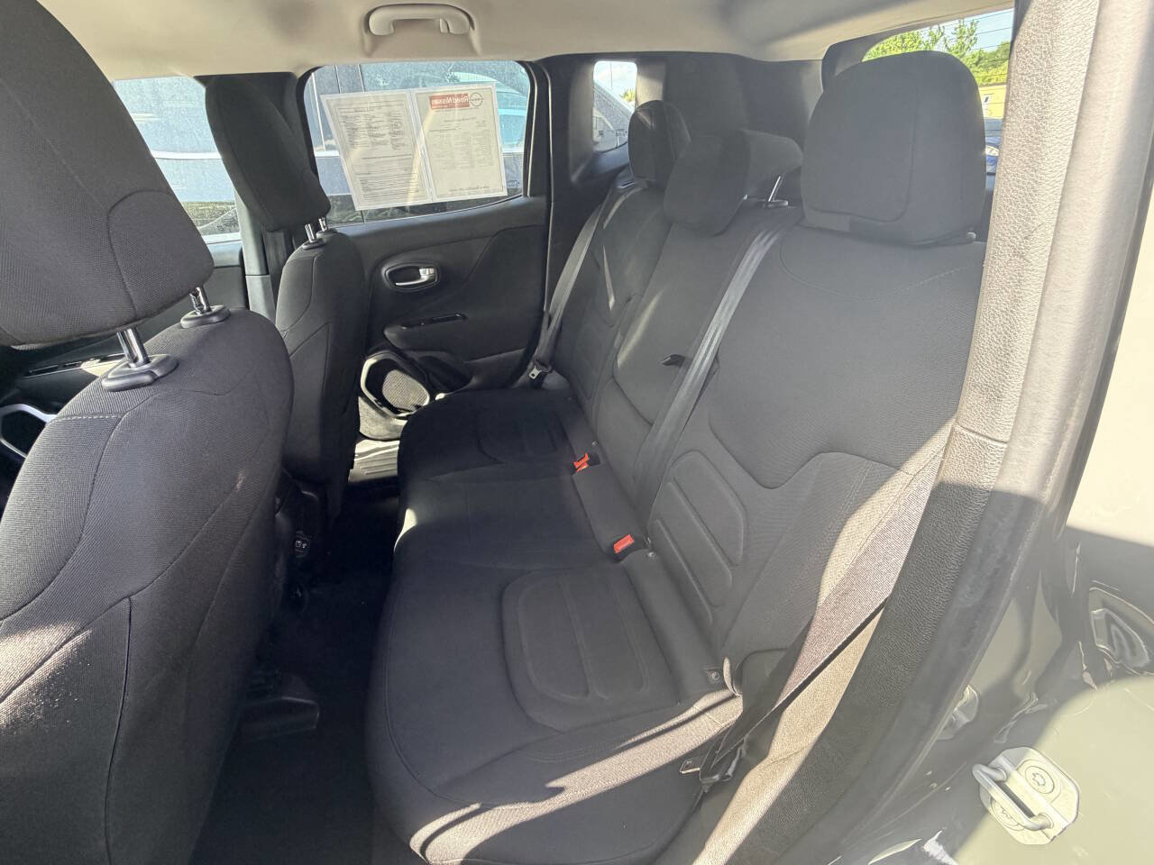 Used 2020 Jeep Renegade Latitude w/ Popular Equipment Group image 10