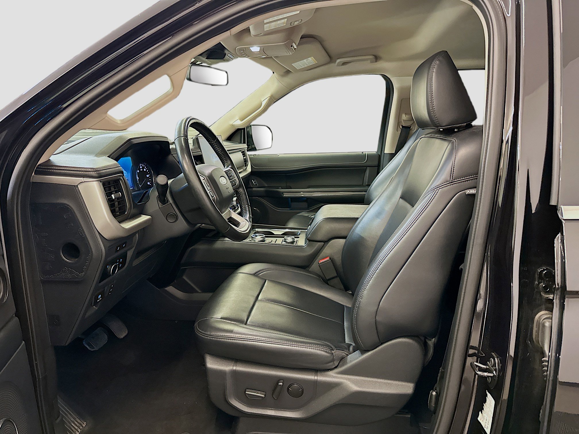Used 2024 Ford Expedition XLT image 13