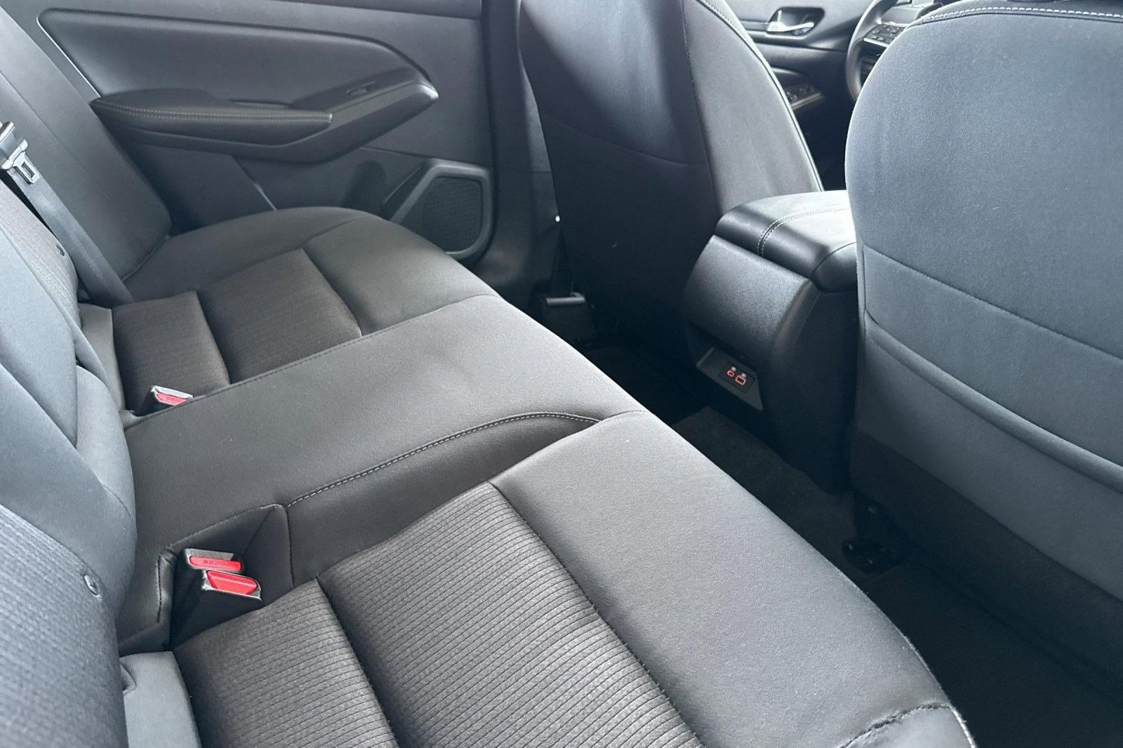 Used 2025 Nissan Altima 2.5 SV image 29