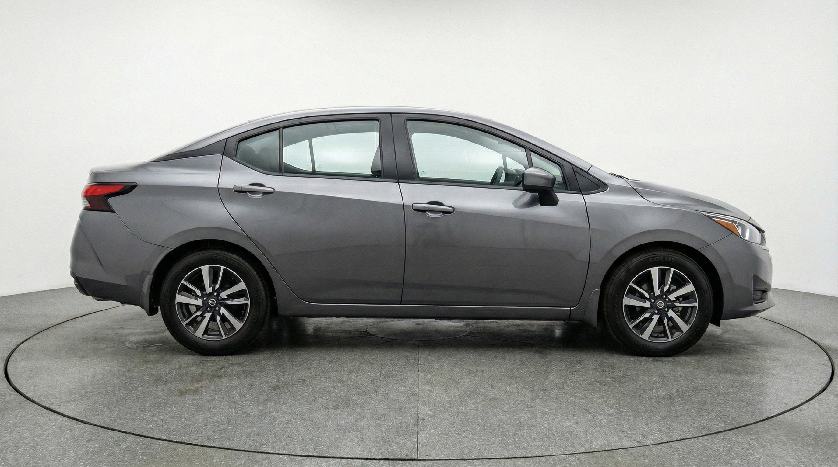 Used 2025 Nissan Versa SV image 11