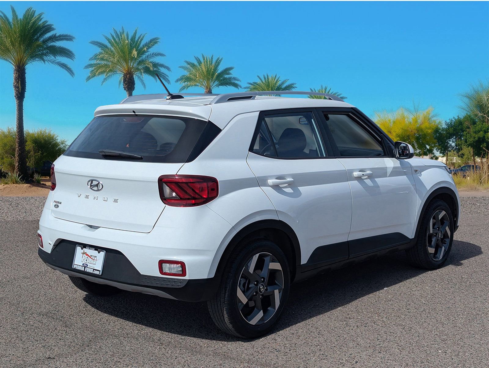 Used 2025 Hyundai Venue SEL image 7