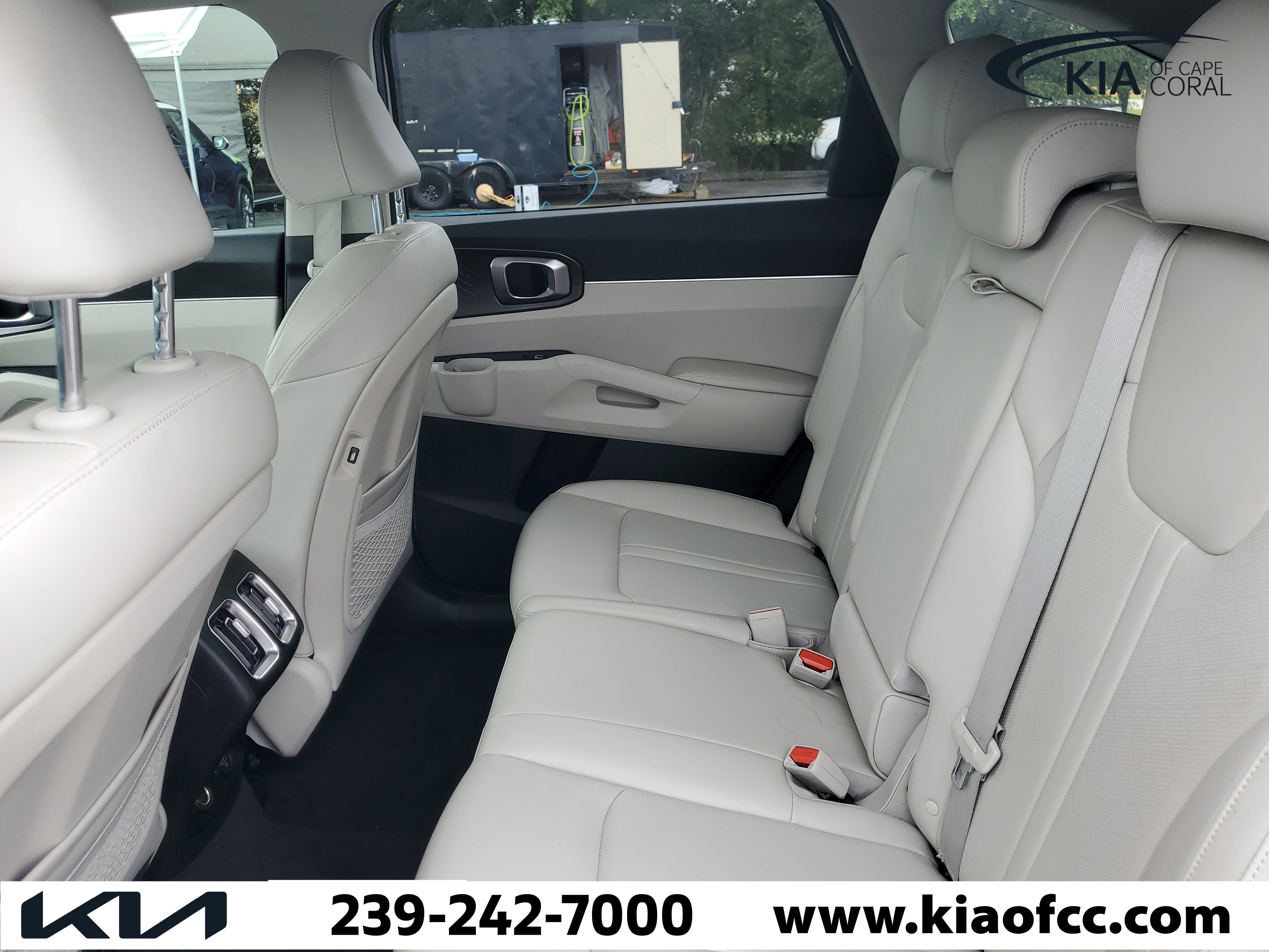 Used 2023 Kia Sorento S w/ Panoramic Sunroof Package FWD image 10