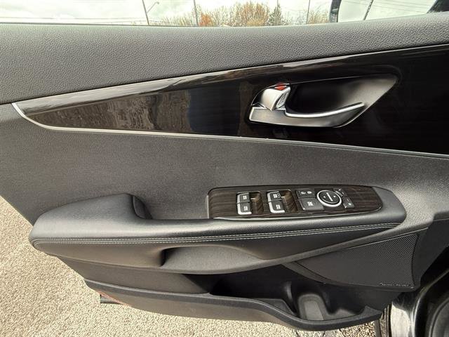 Used 2019 Kia Sorento EX w/ EX Touring Package image 12