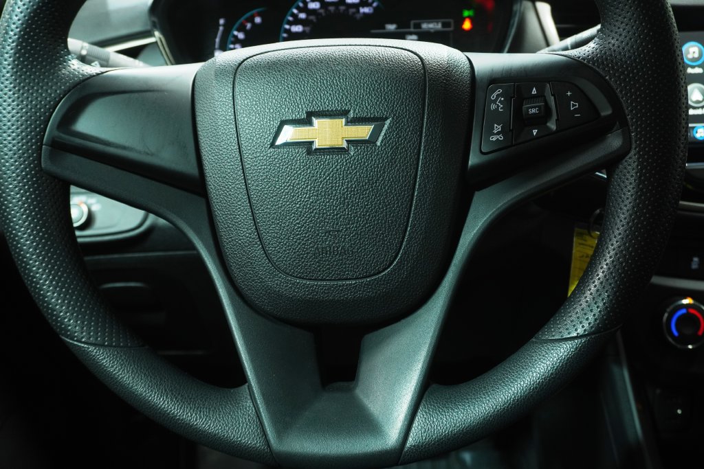 Used 2018 Chevrolet Trax LS AWD/4WD image 15