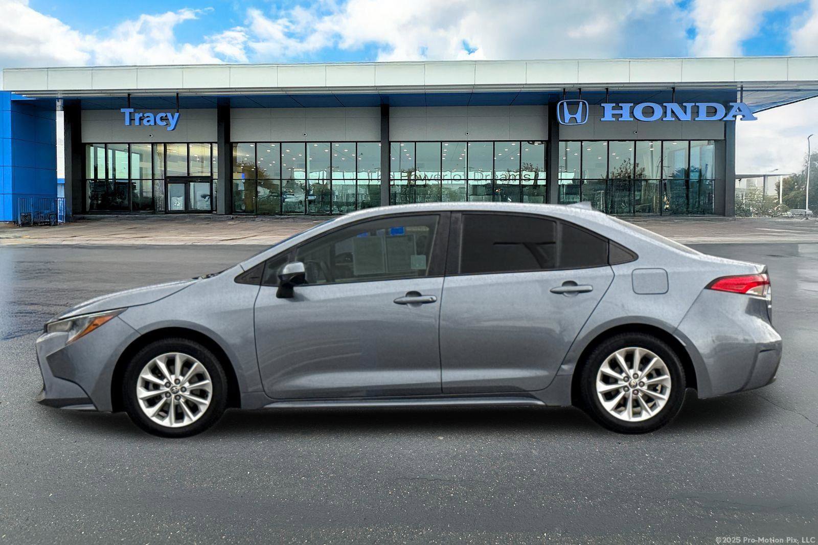 Used 2022 Toyota Corolla LE image 11