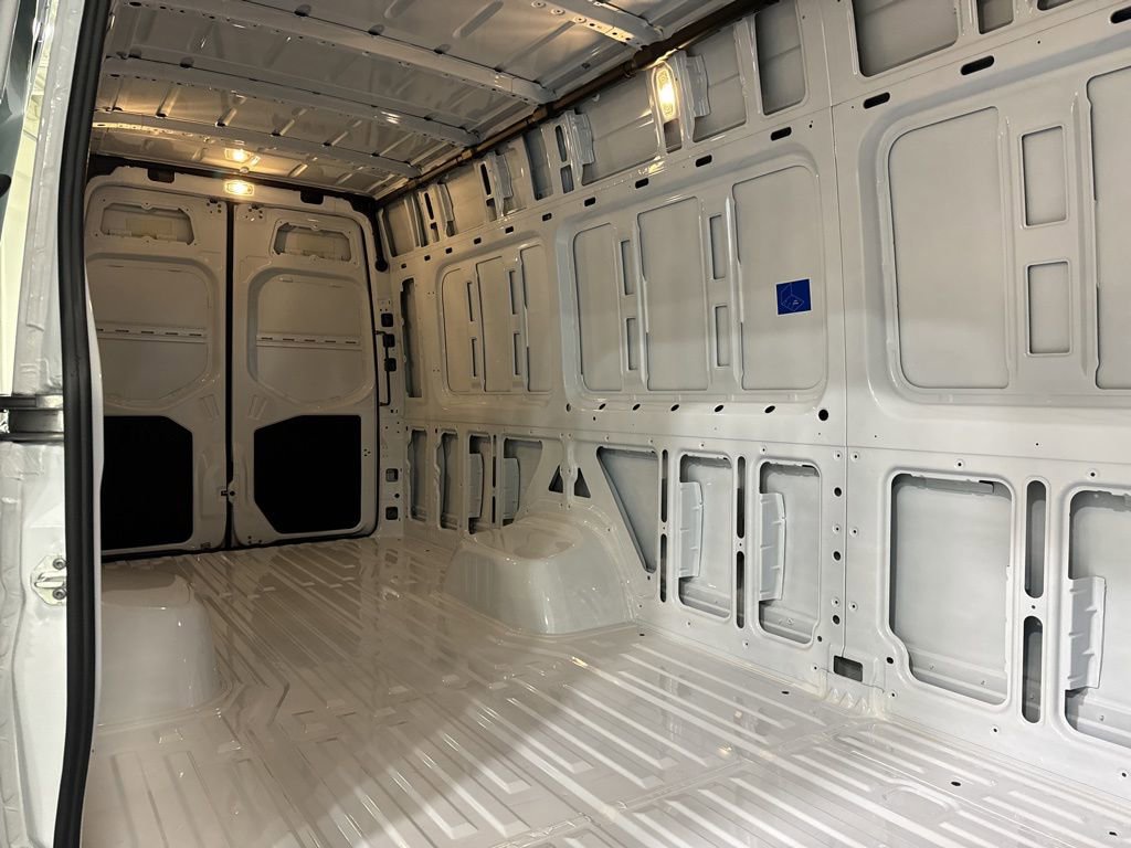 Used 2025 Mercedes-Benz Sprinter 3500 image 17