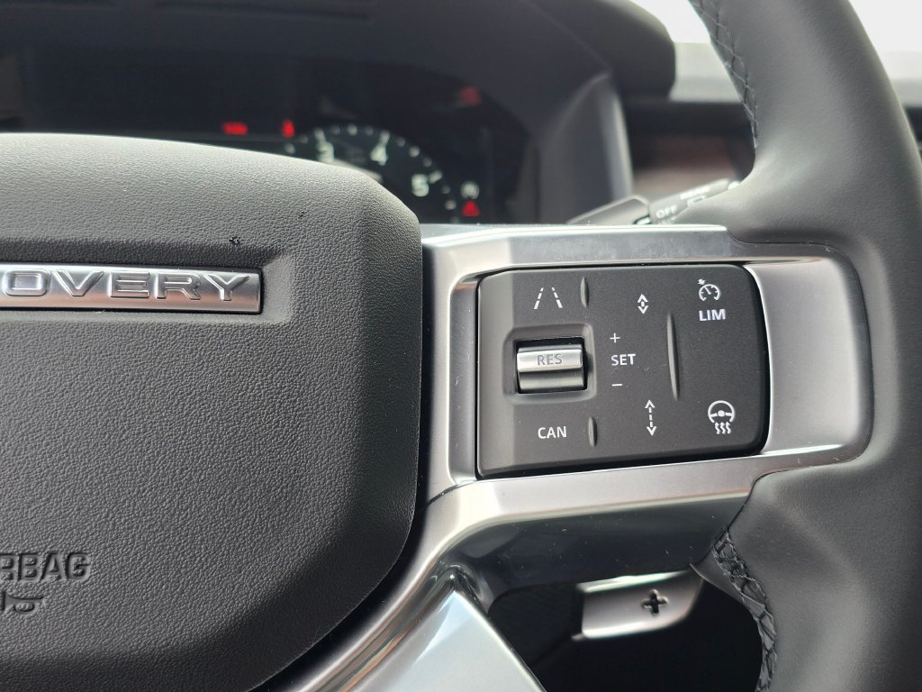 New 2026 Land Rover Discovery Dynamic SE AWD/4WD image 18