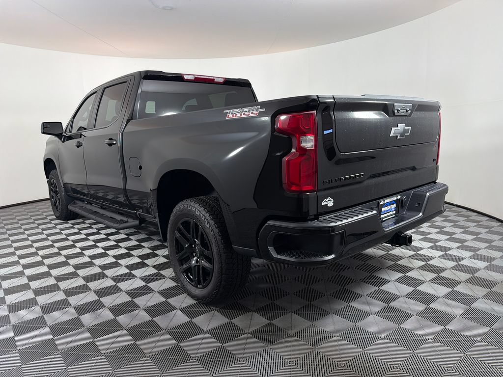 Used 2025 Chevrolet Silverado 1500 LT Trail Boss w/ LPO, Dark Essentials Package AWD/4WD image 5