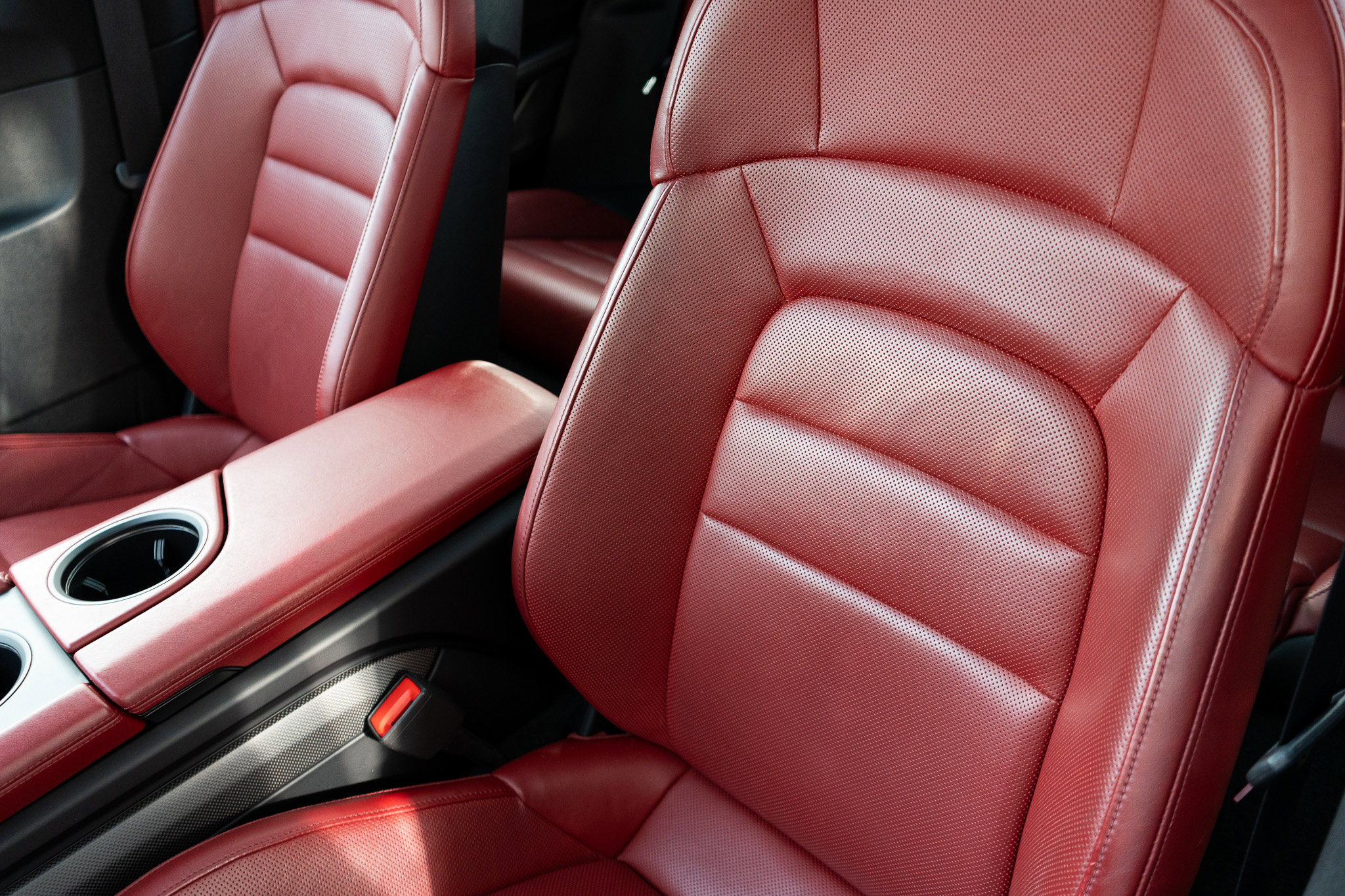 Used 2020 Porsche Taycan 4S image 21