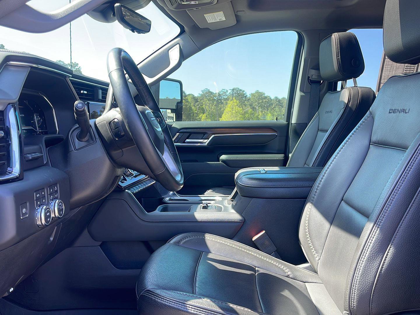 Used 2024 GMC Sierra 2500 Denali w/ Denali Reserve Package image 13