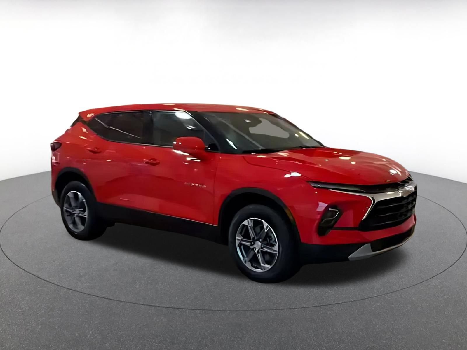 Used 2026 Chevrolet Blazer LT FWD image 9