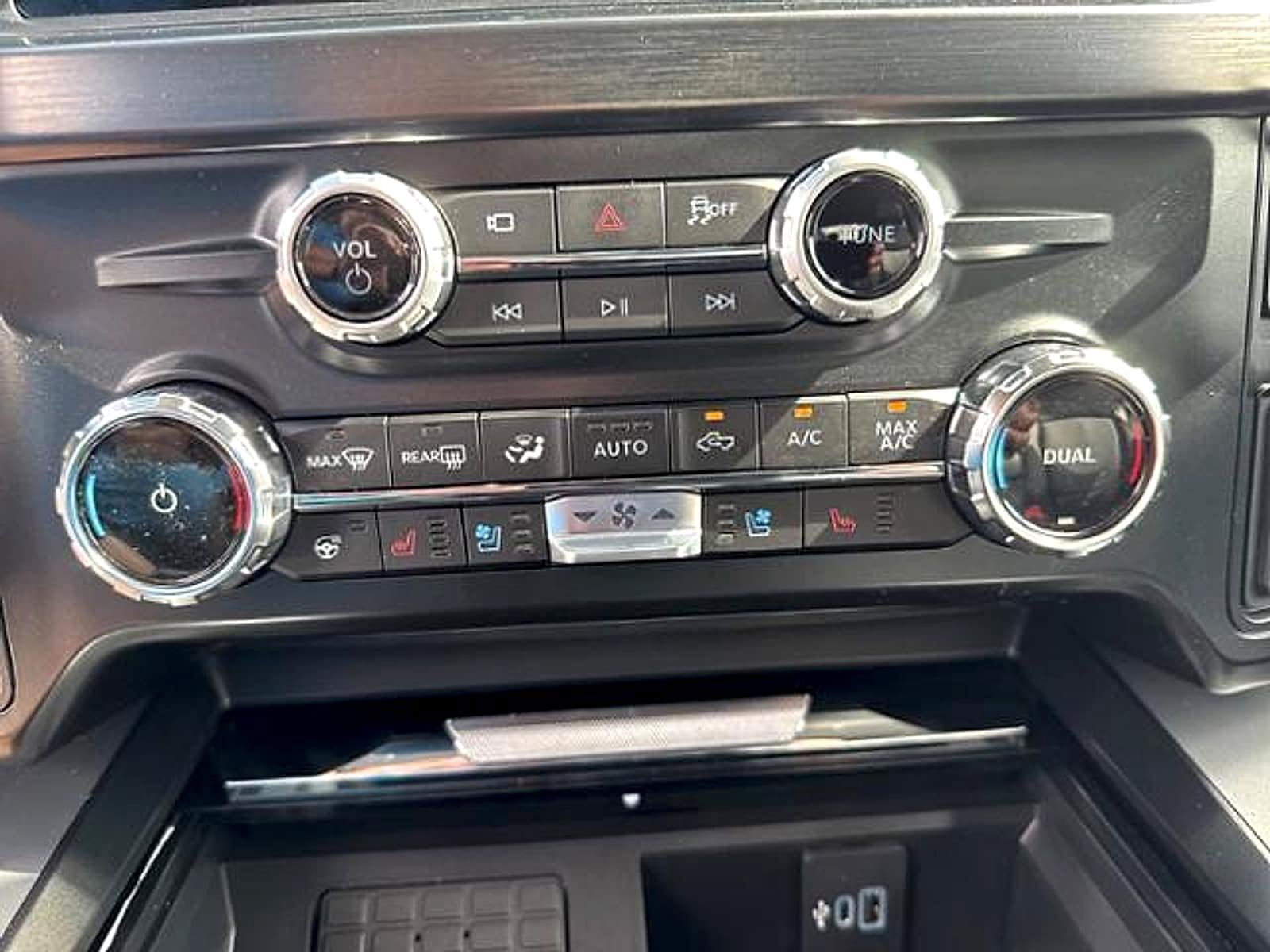 New 2025 Ford F250 Lariat w/ Chrome Package AWD/4WD image 24