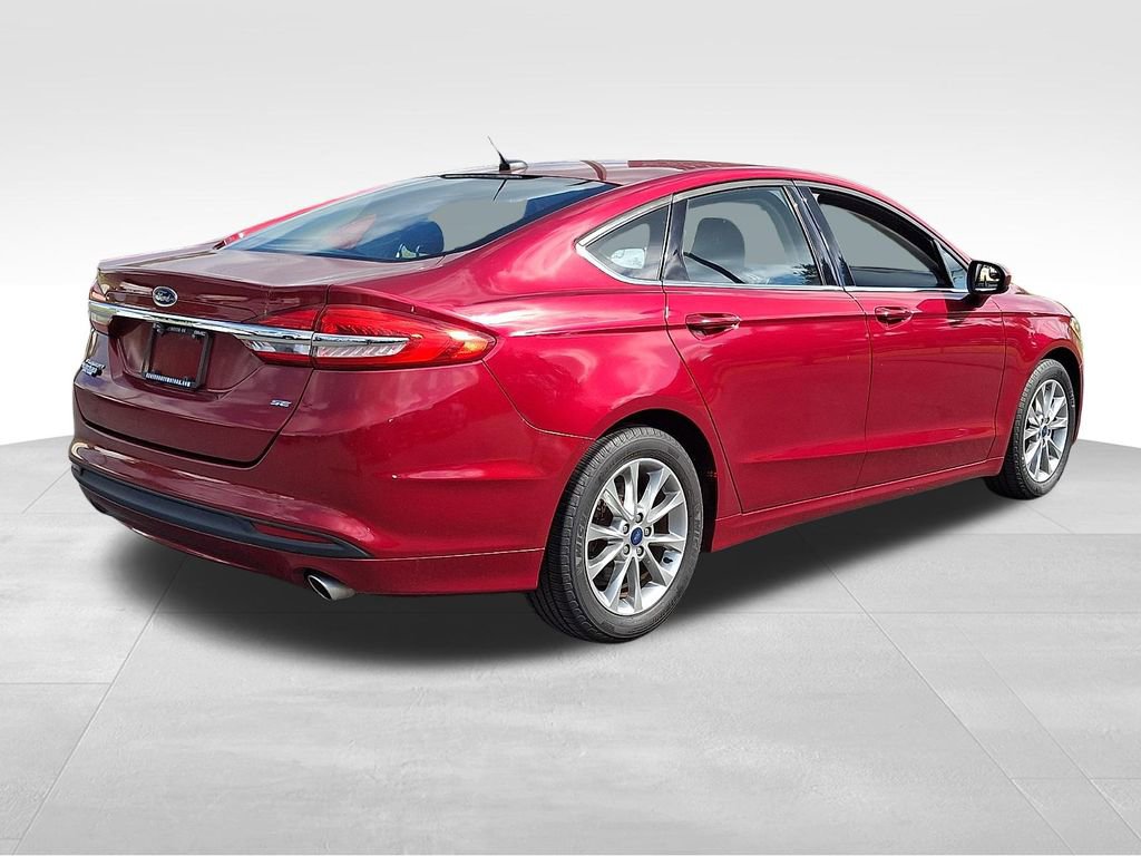Used 2017 Ford Fusion SE w/ Fusion SE Technology Package FWD image 6