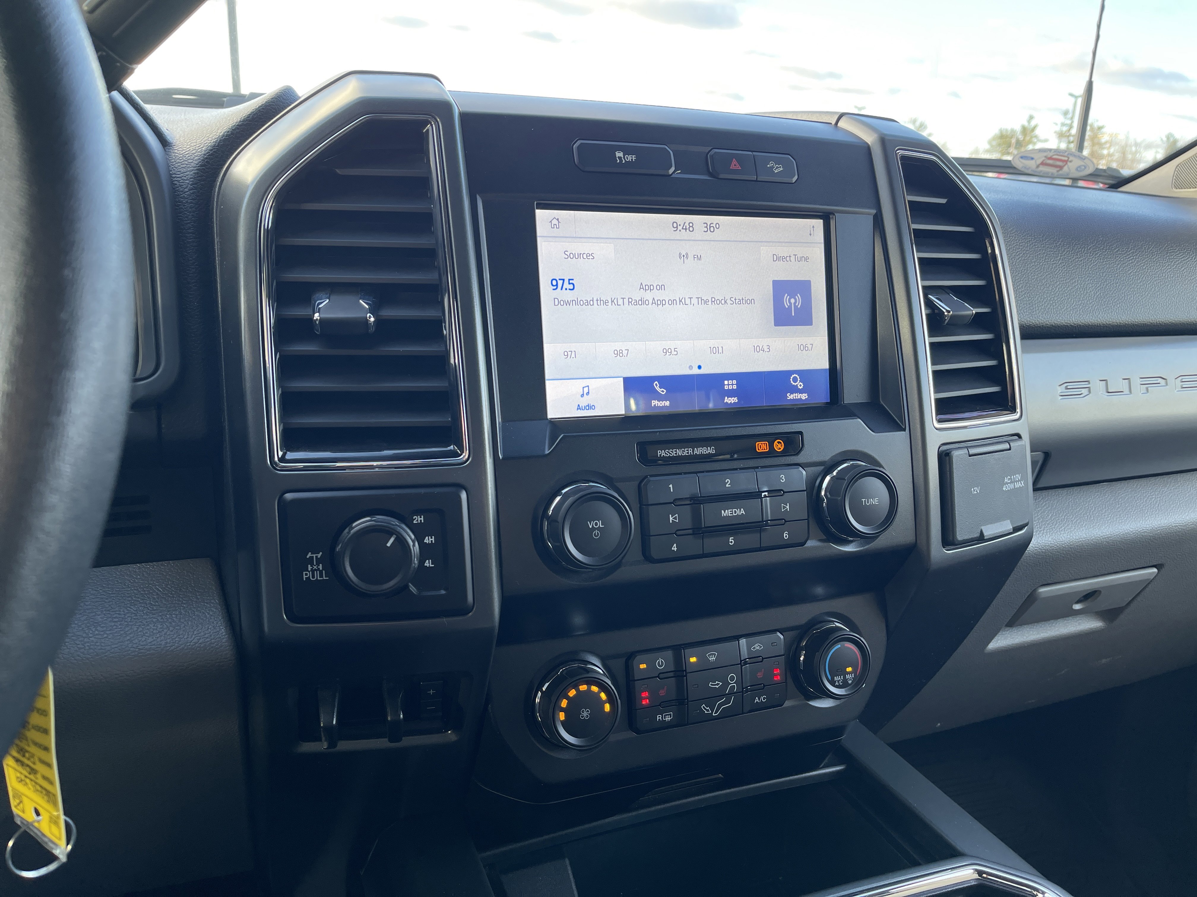 Certified 2022 Ford F350 XLT w/ XLT Premium Package image 17