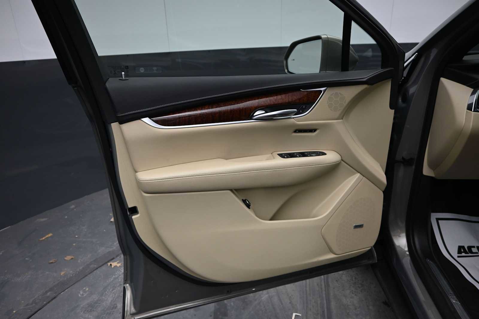 Used 2019 Cadillac XT5 Luxury AWD/4WD image 11