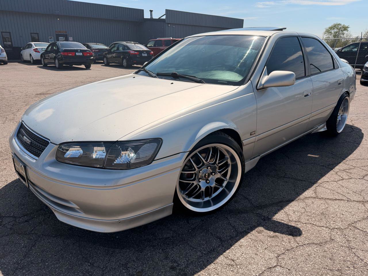 Used 2000 Toyota Camry XLE FWD image 4