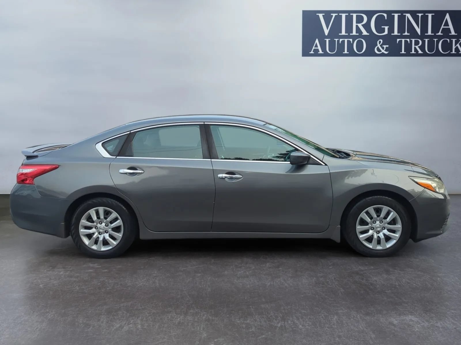Used 2017 Nissan Altima 2.5 S w/ Power Driver Seat Package FWD image 6