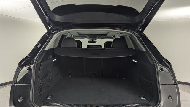 Used 2021 Audi Q5 e Premium Plus w/ Premium Plus Package image 17