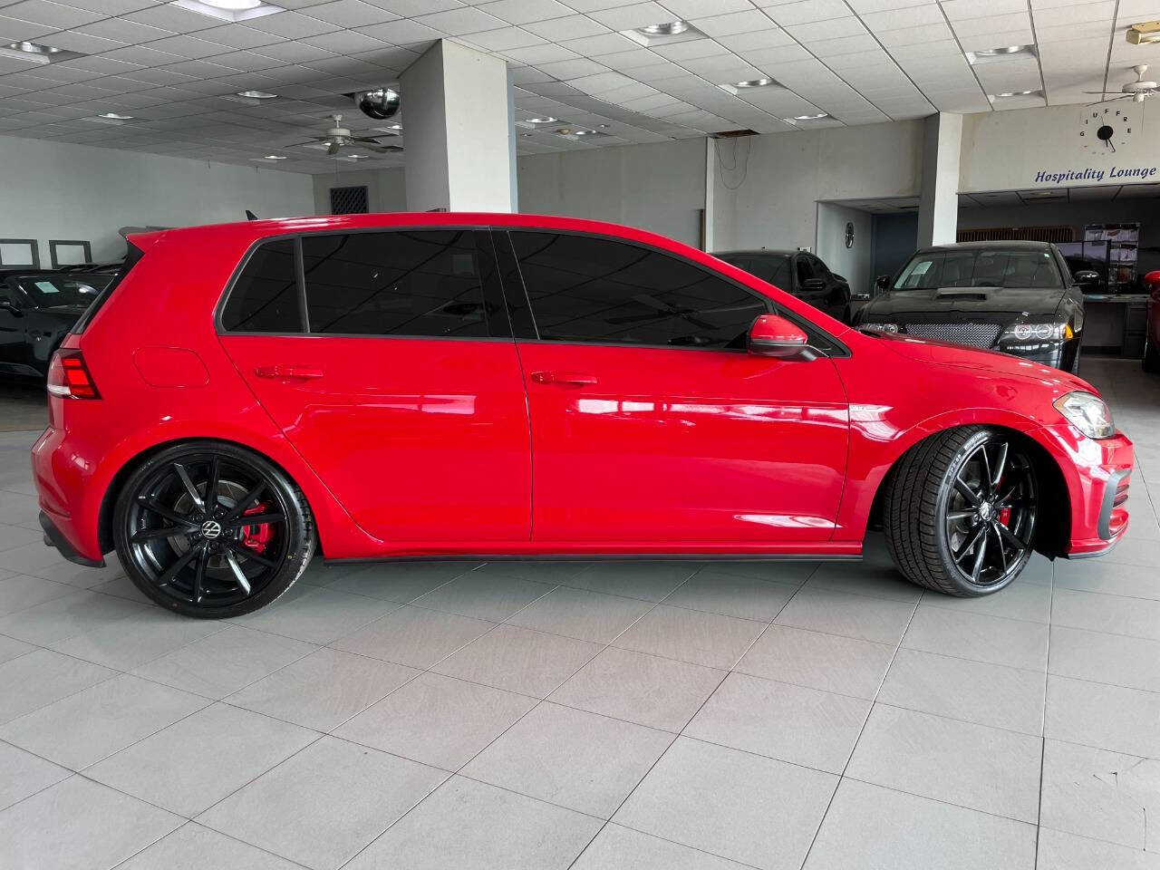 Used 2020 Volkswagen GTI SE image 10
