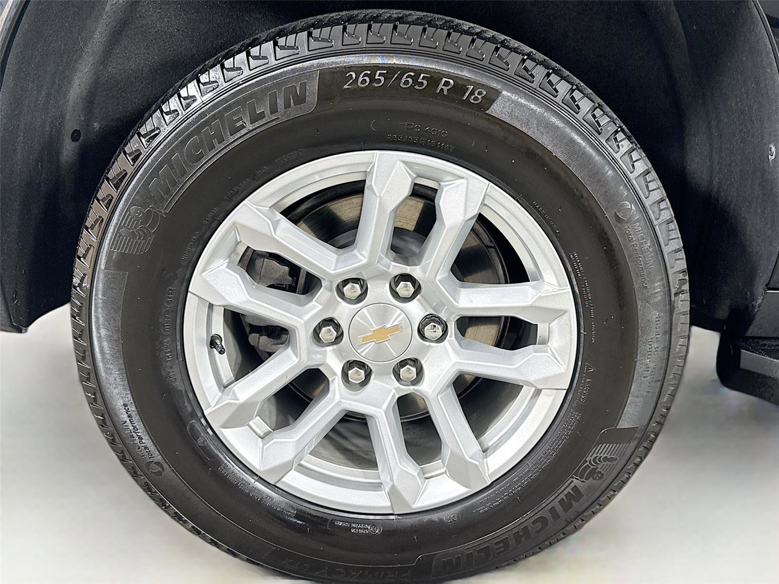 Used 2025 Chevrolet Suburban LS RWD image 33