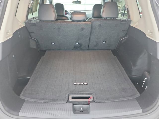 Used 2023 Nissan Rogue SV w/ SV Premium Package image 39