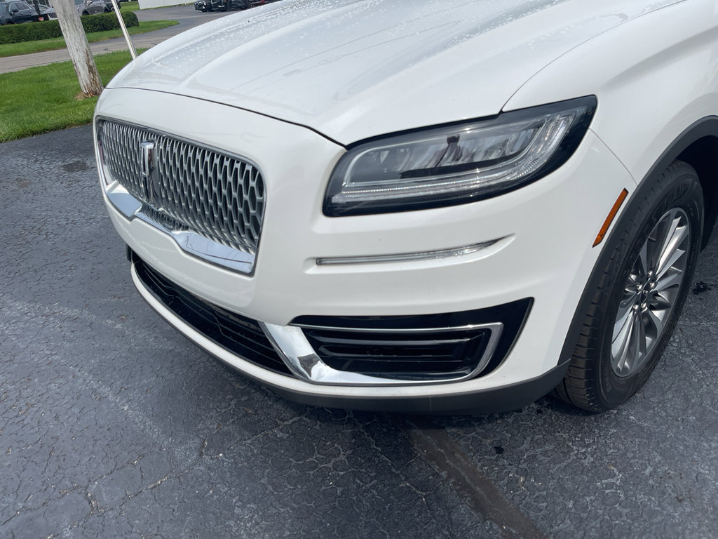 Used 2020 Lincoln Nautilus Premier w/ Equipment Group 101A image 2