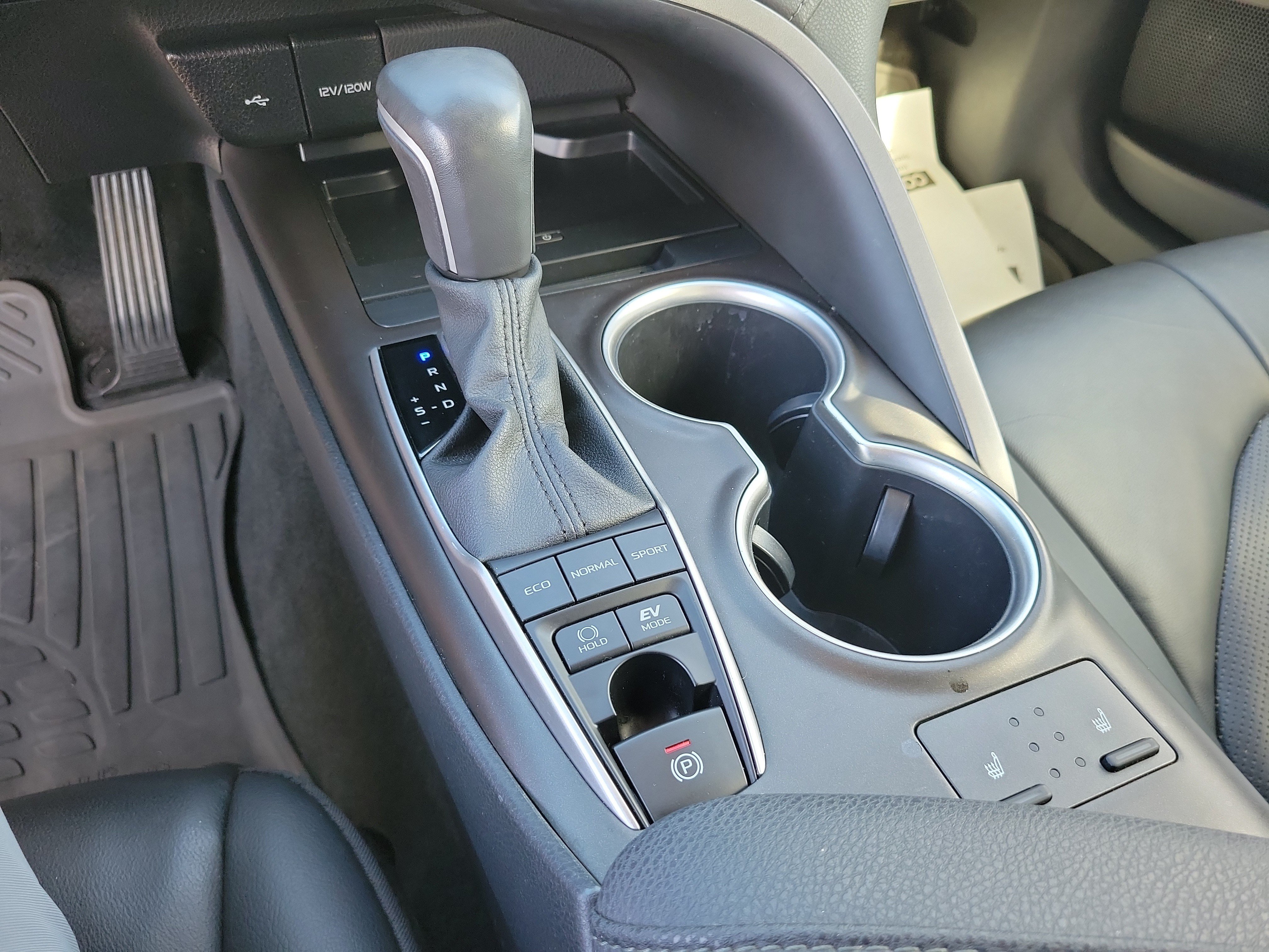 Used 2023 Toyota Camry XLE FWD image 19