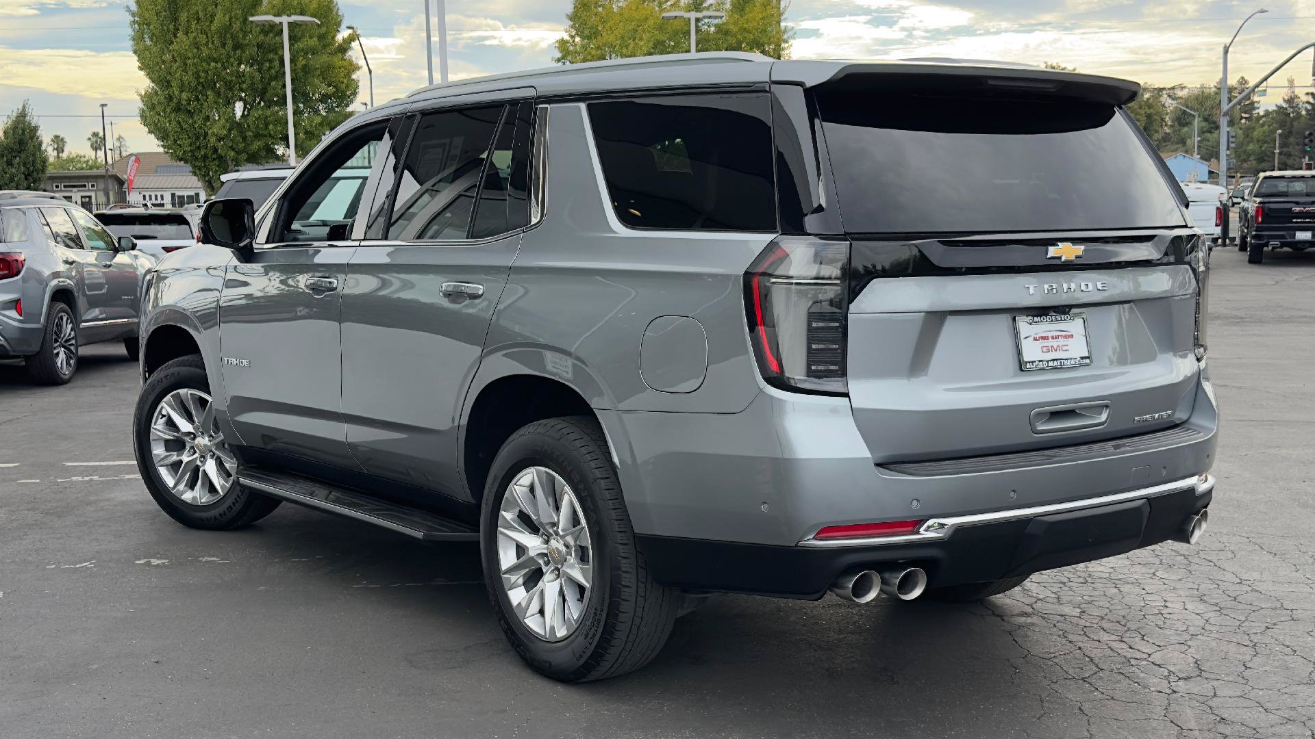 Used 2025 Chevrolet Tahoe Premier RWD image 5
