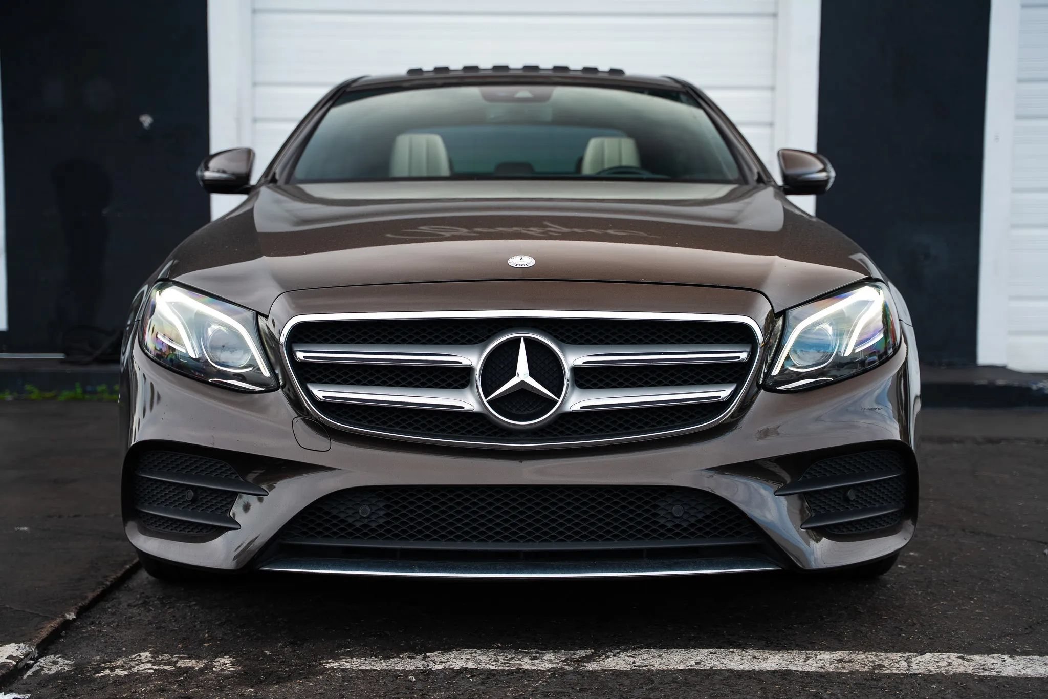 Used 2017 Mercedes-Benz E 300 4MATIC image 2