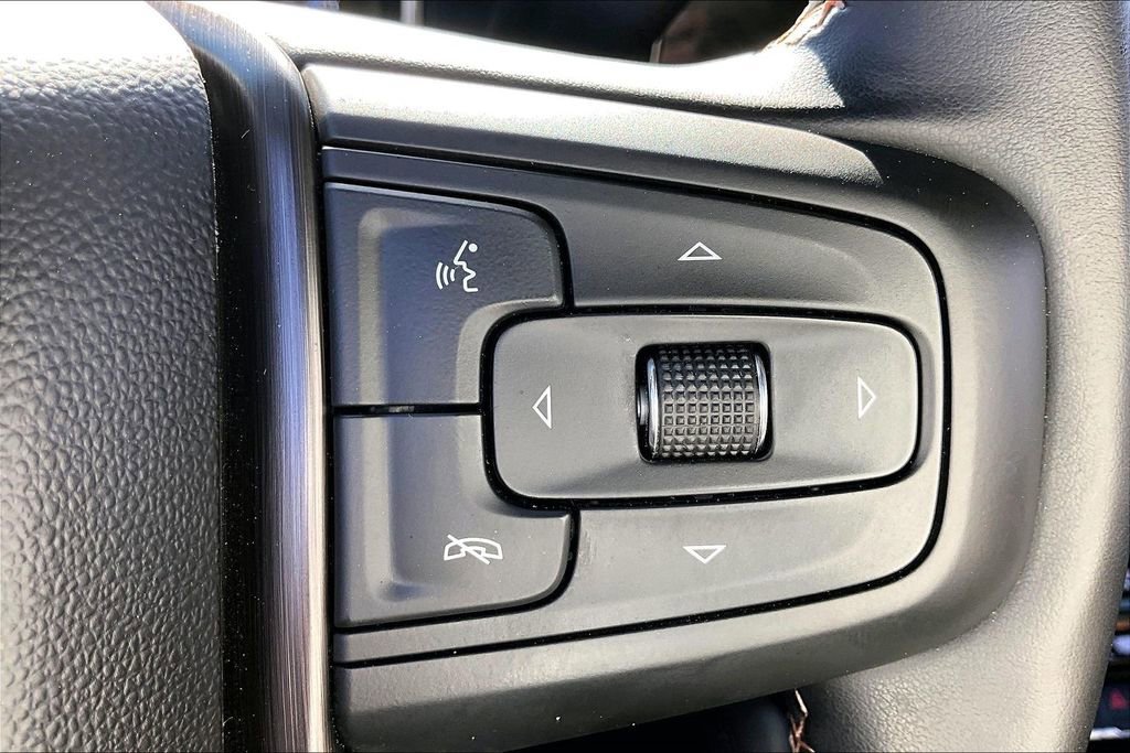 Used 2025 GMC Sierra 2500 AT4 w/ AT4 Premium Plus Package image 12