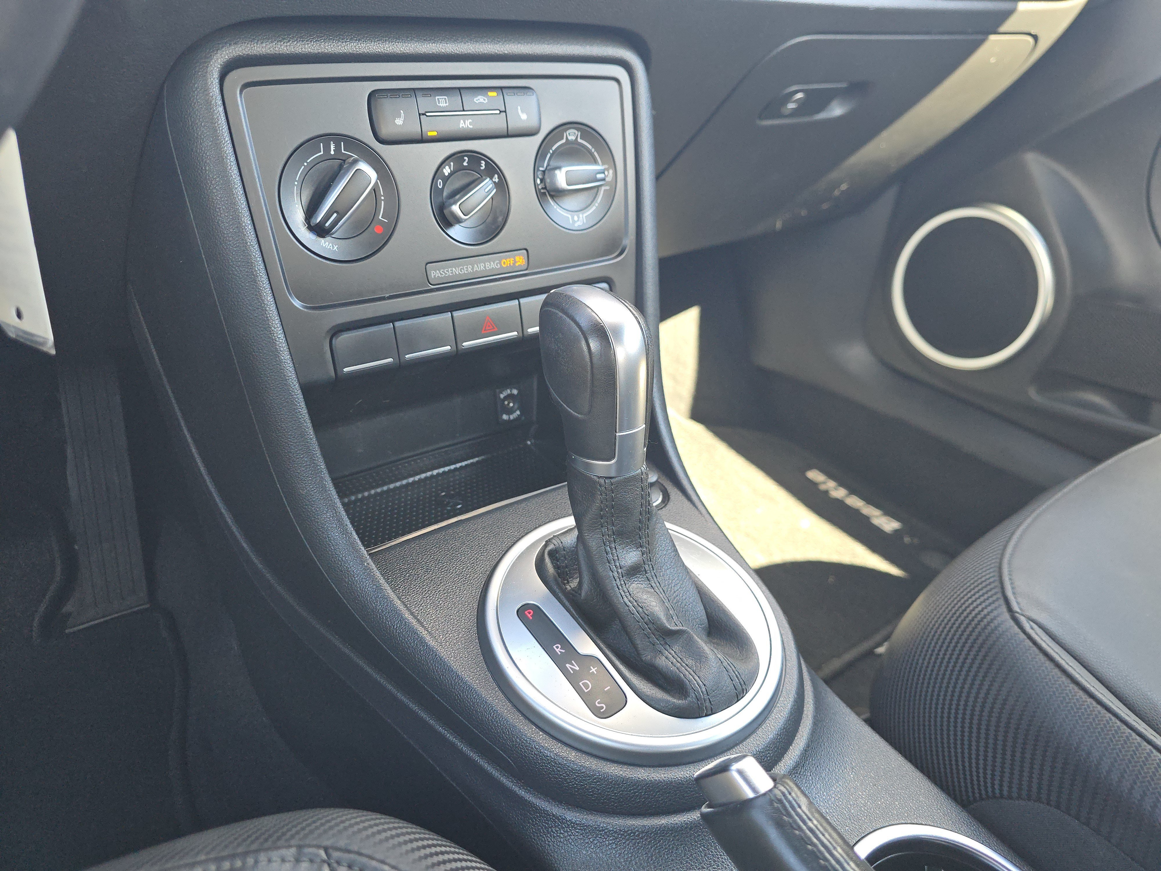 Used 2014 Volkswagen Beetle 1.8T FWD image 26