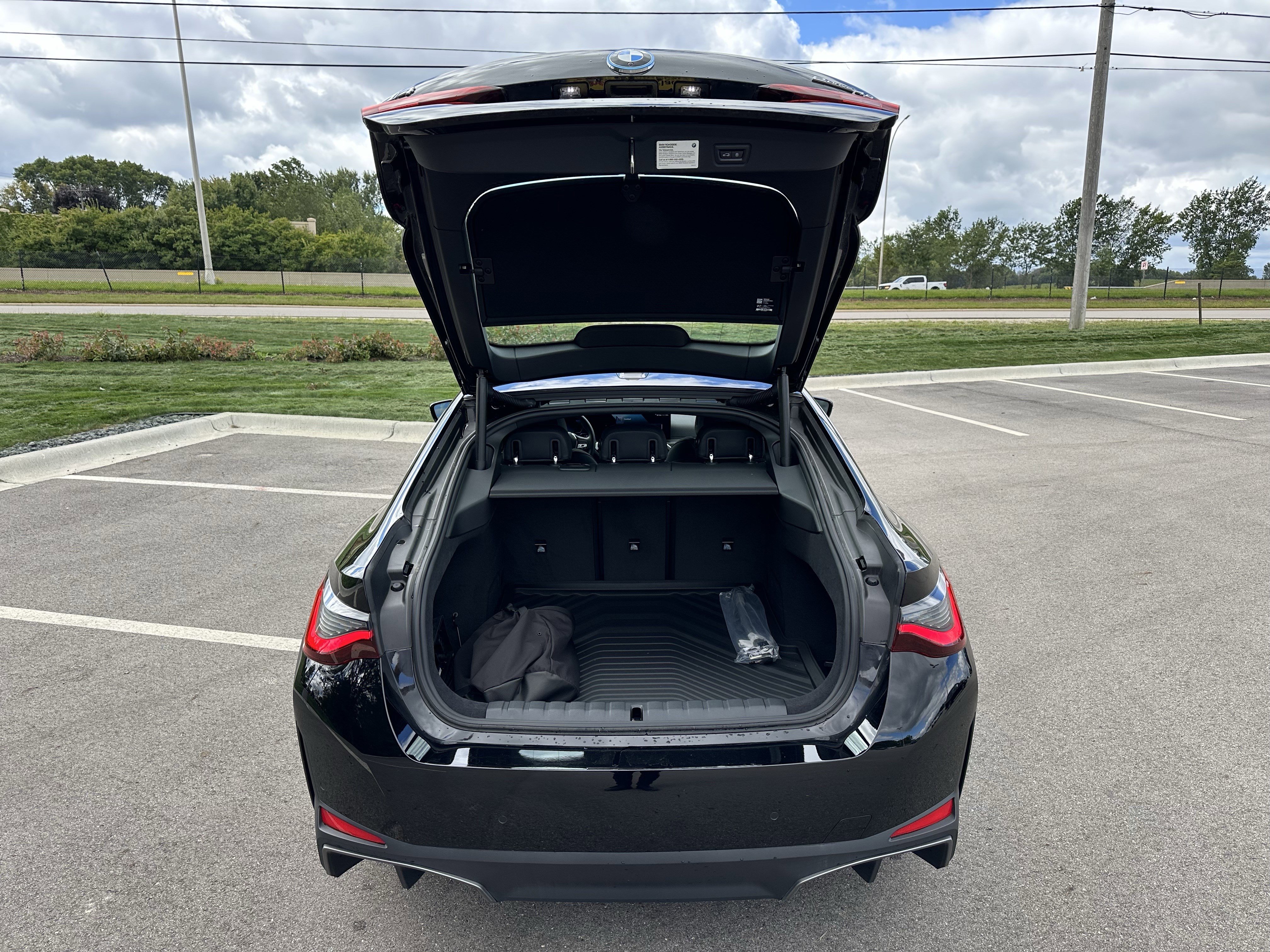 New 2024 BMW i4 eDrive40 w/ Premium Package image 23