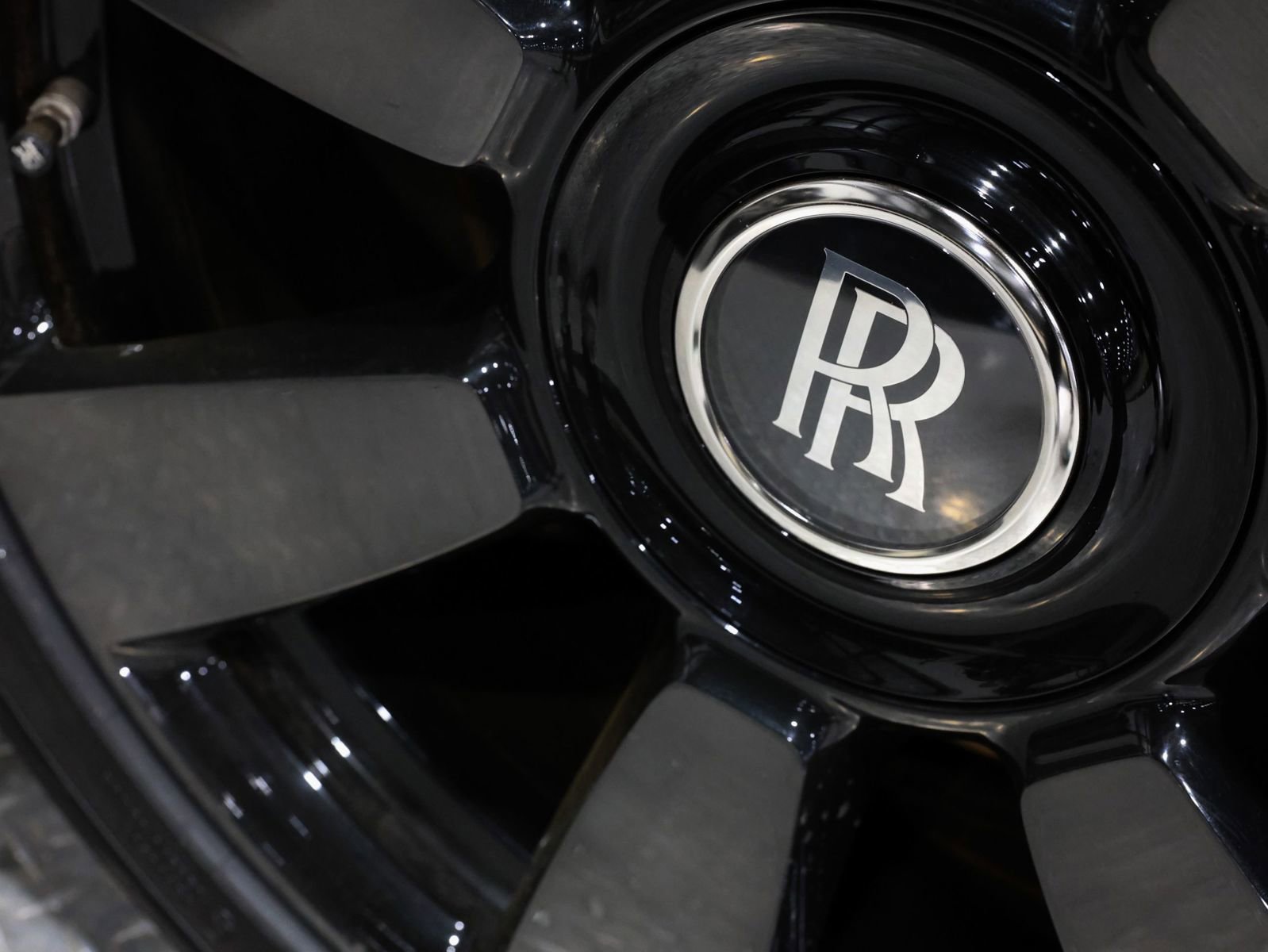 Used 2019 Rolls-Royce Cullinan image 16