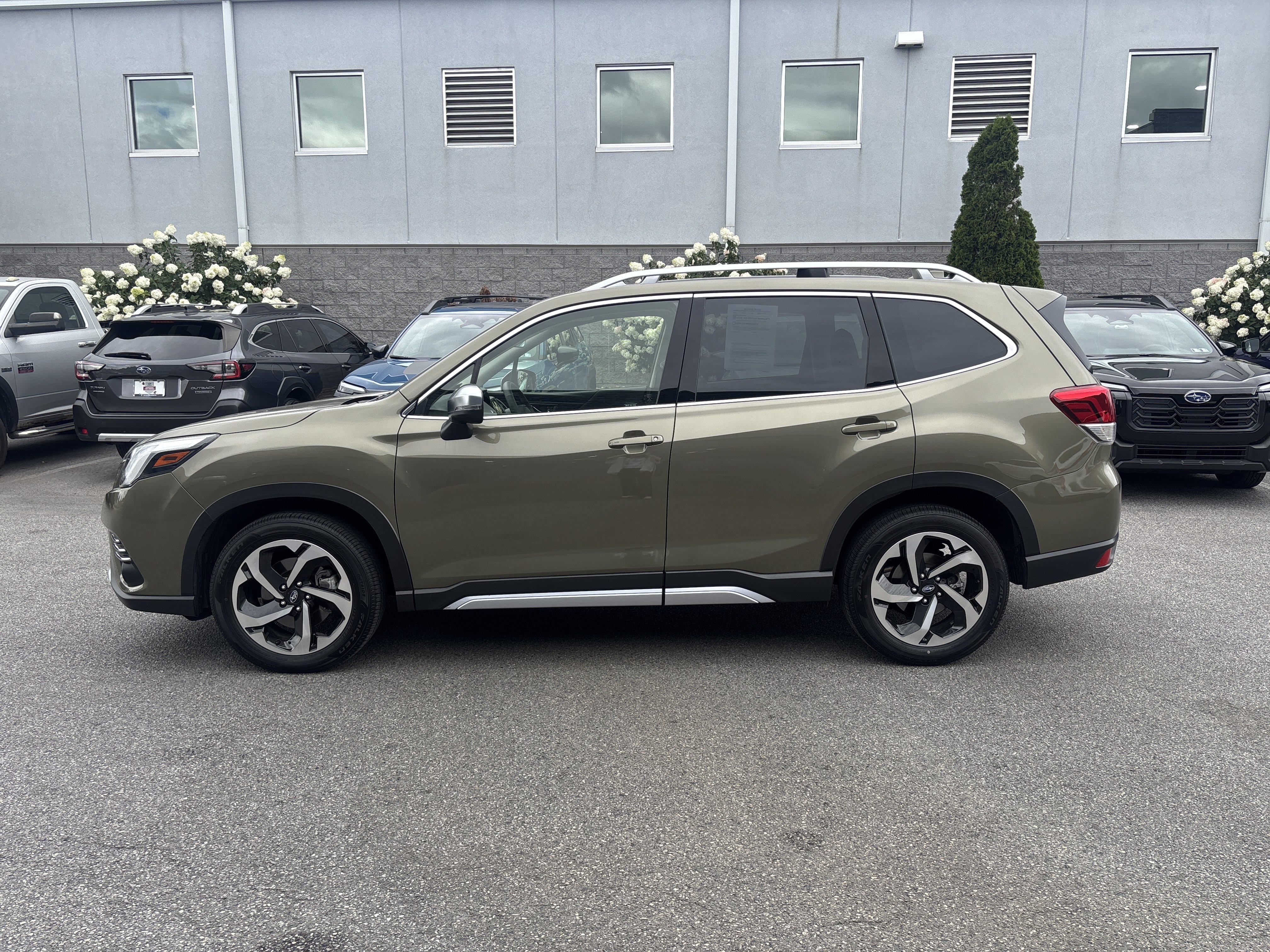 Used 2023 Subaru Forester Touring w/ Popular Package #2 AWD/4WD image 21