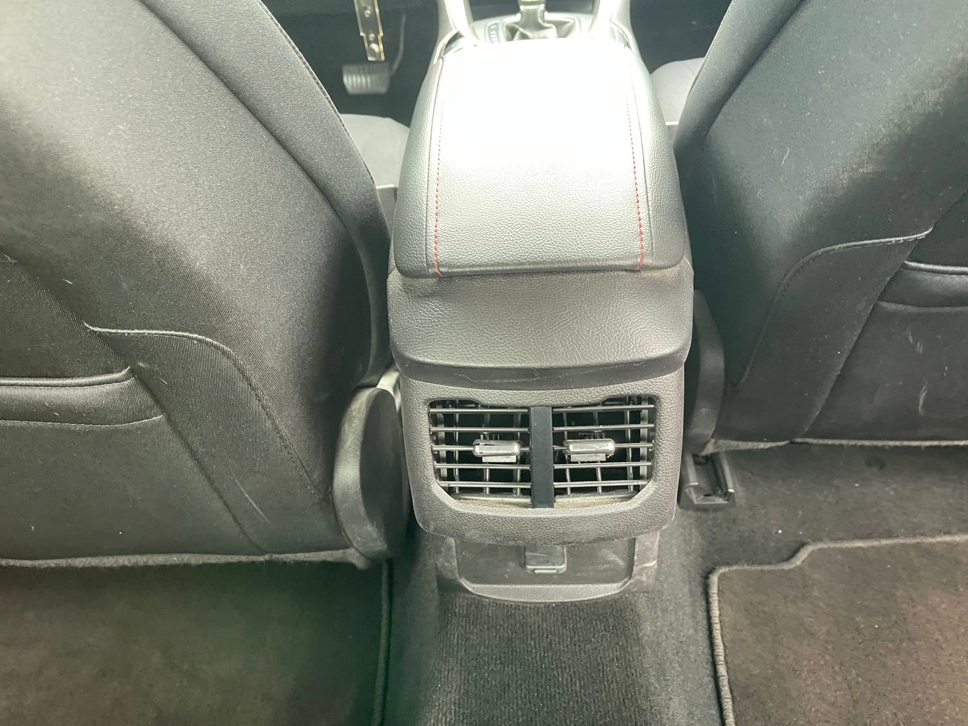 Used 2014 Ford Fusion SE image 29