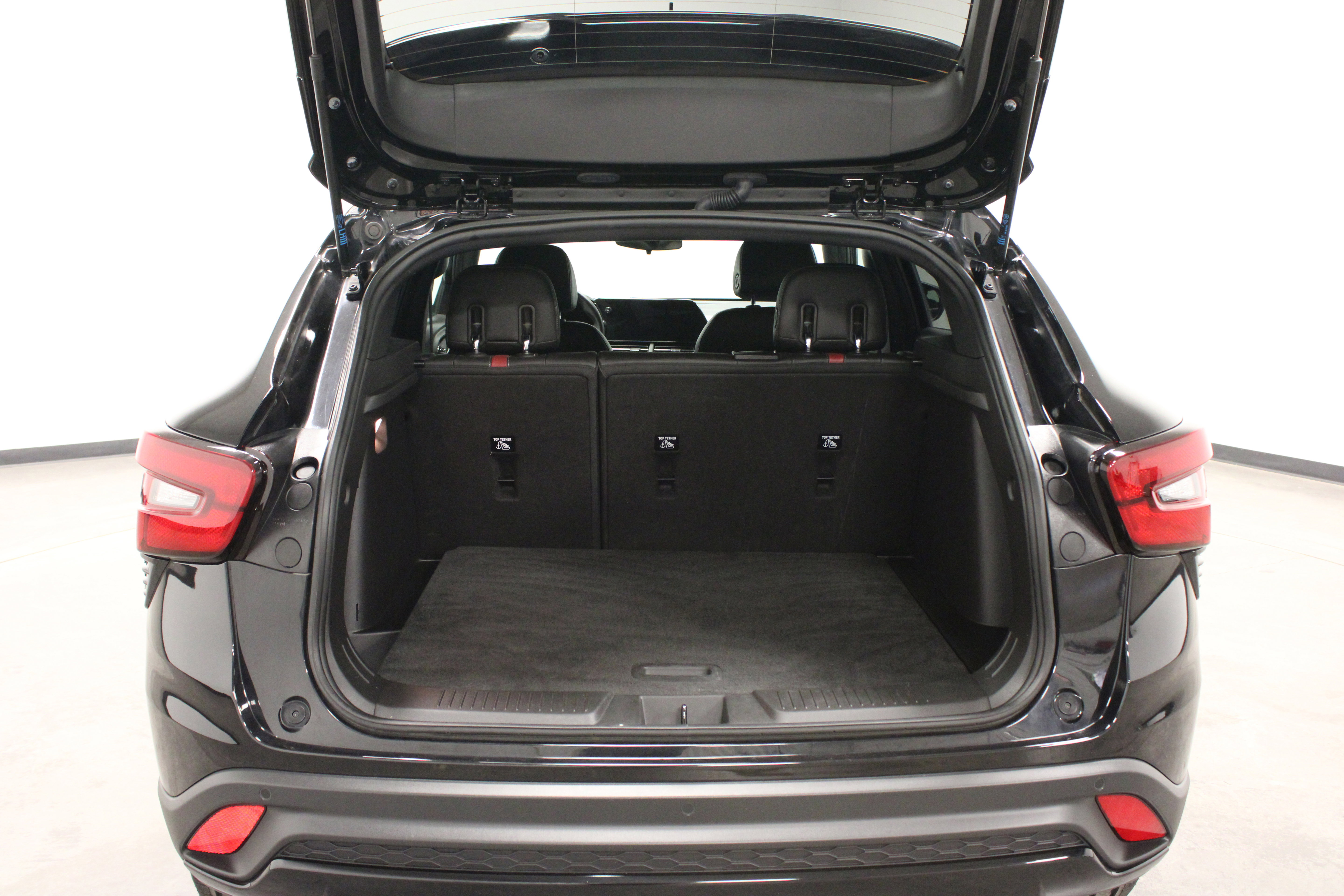 Used 2024 Chevrolet Trax RS w/ Sunroof Package FWD image 13