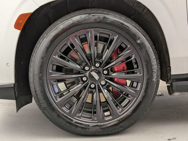 Certified 2024 Cadillac Escalade V w/ LPO, ONYX Package AWD/4WD image 30