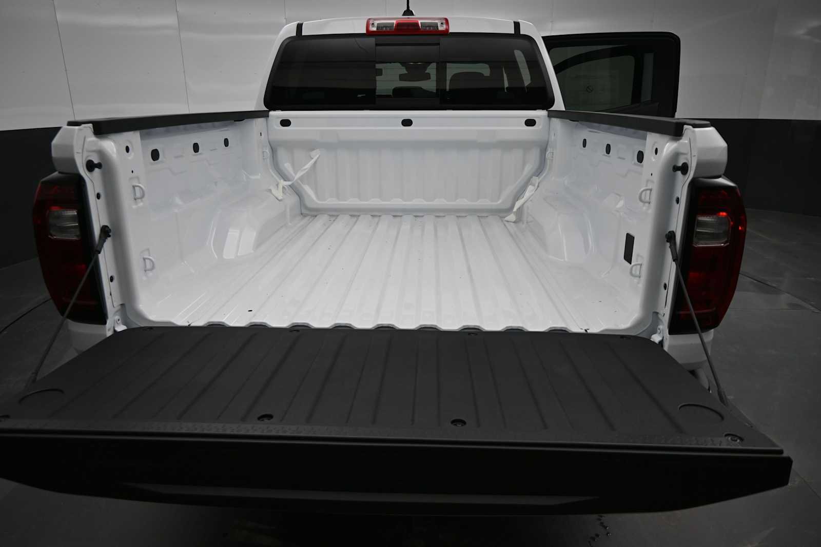 New 2026 GMC Canyon Elevation AWD/4WD image 15