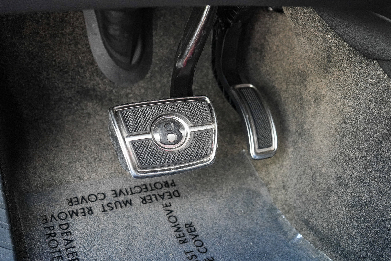 Used 2023 Bentley Bentayga Extended Wheelbase AWD/4WD image 28